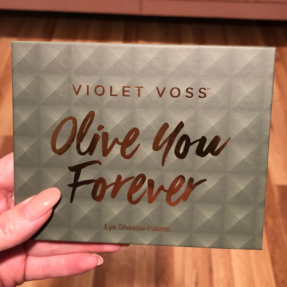 Violet Boss Olive You Forever Eyeshadow Palette